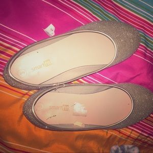 Shiny golden flats
