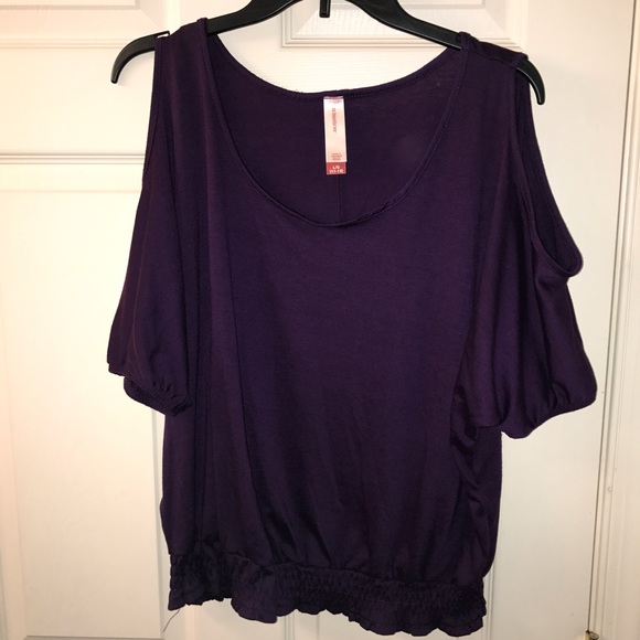 Cold Shoulder Tee - Picture 1 of 3