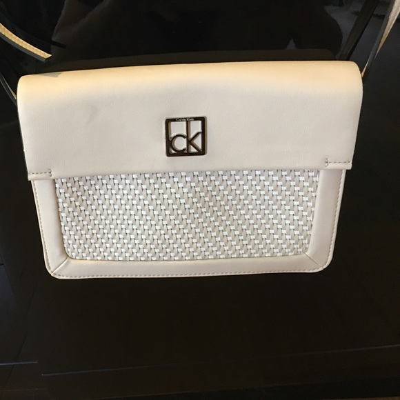 Blush Calvin Klein cross body purse - Picture 2 of 3