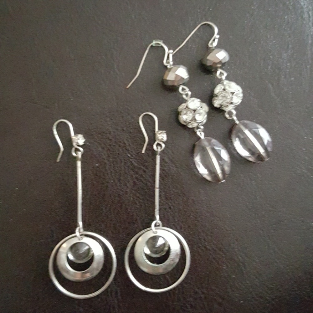 2 pairs of silver earrings