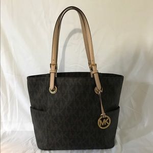 Authentic Michael Kors Handbag!!!!