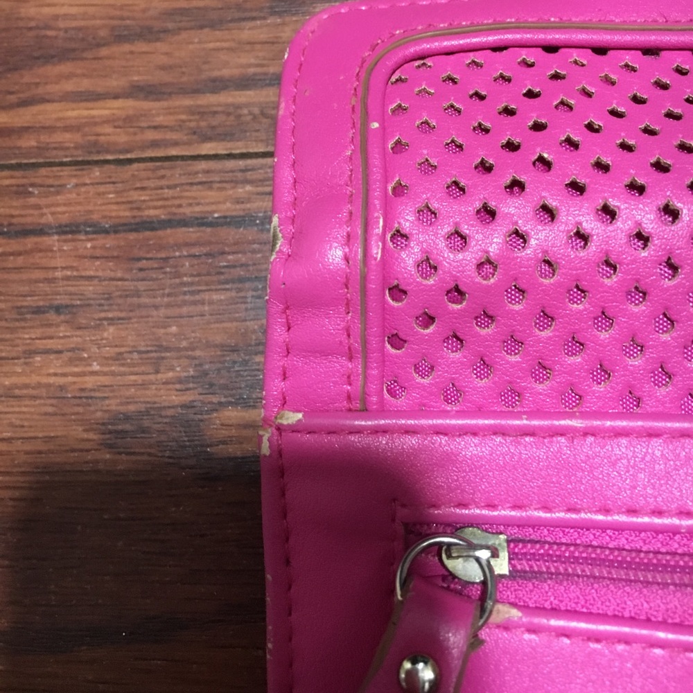Jessica Simpson wallet - Picture 2 of 4
