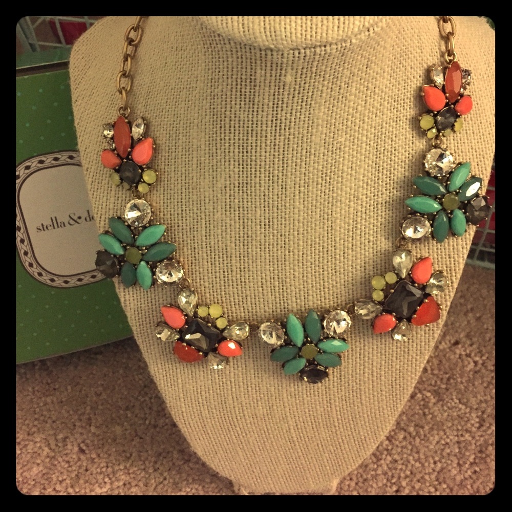 Stella and Dot Elodie Necklace