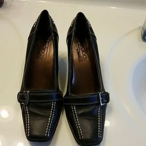 Ladies aerology by aerosoles size 7 black heels