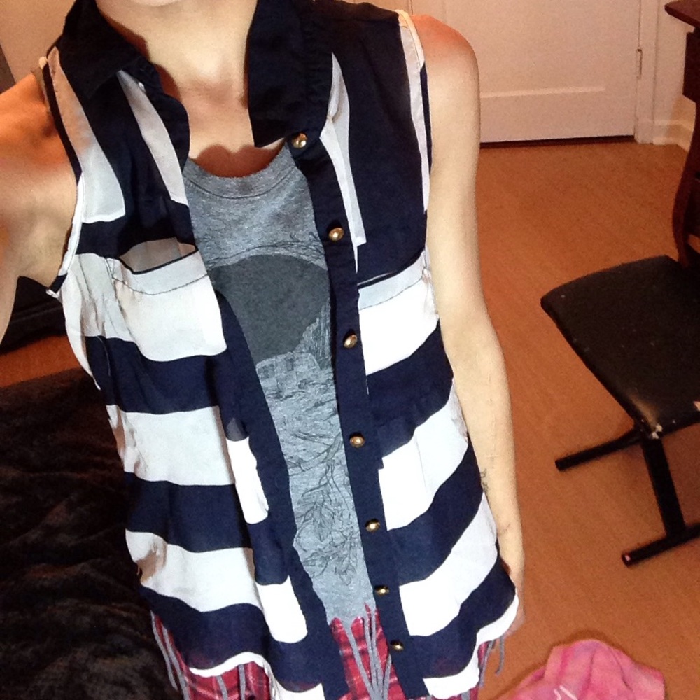 Forever 21 sleeveless blouse