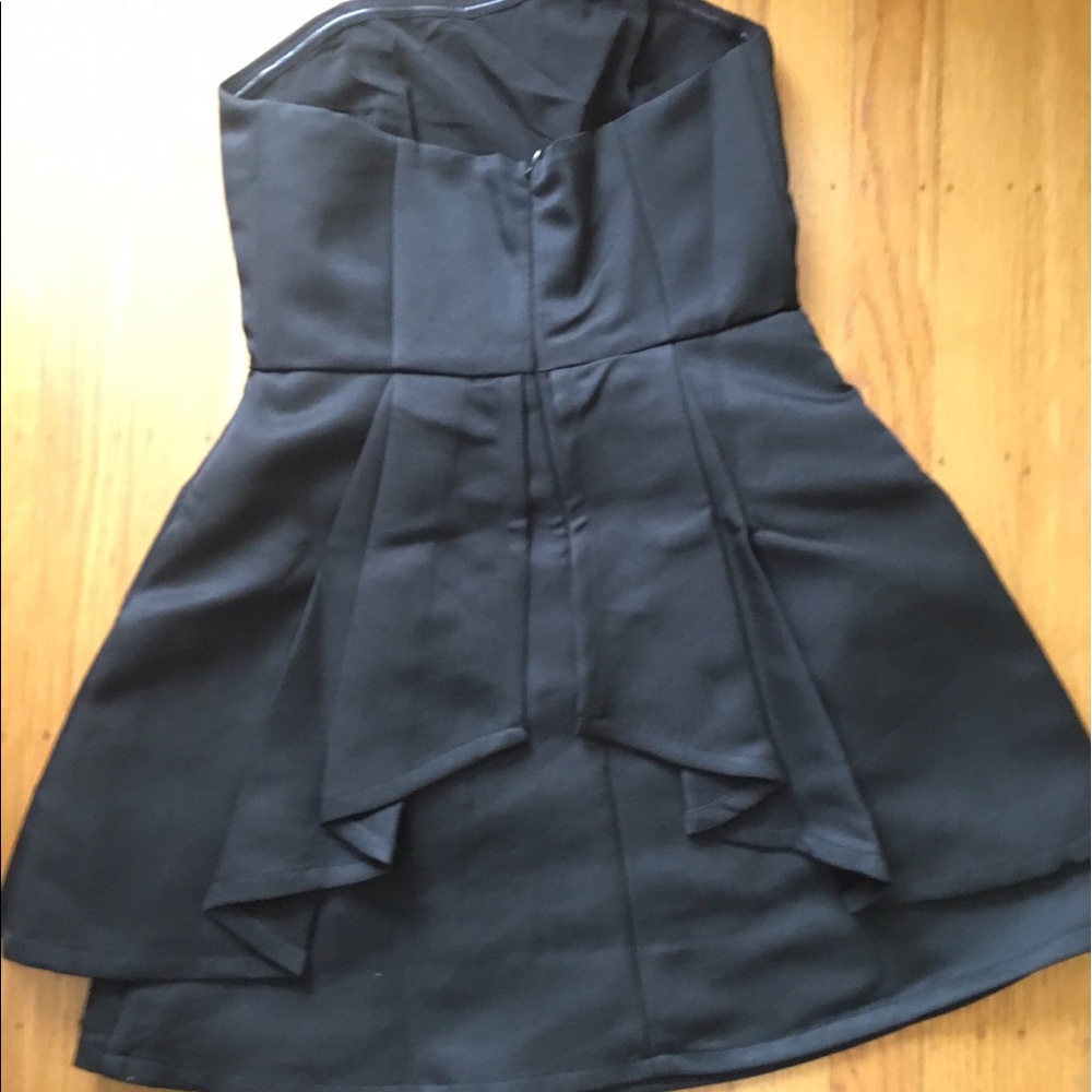 Black strapless dress - Picture 2 of 3