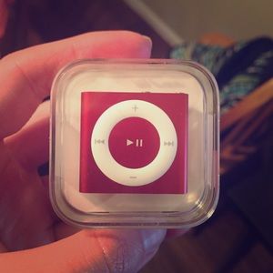 Red iPod Shuffle 2GB NEW IN BOX