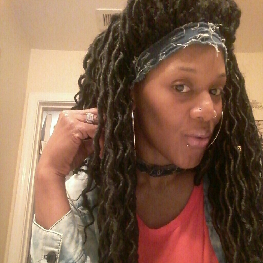 Meet your Posher, Teneshia