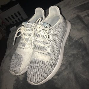 Adidas "tubular shadow" in white!