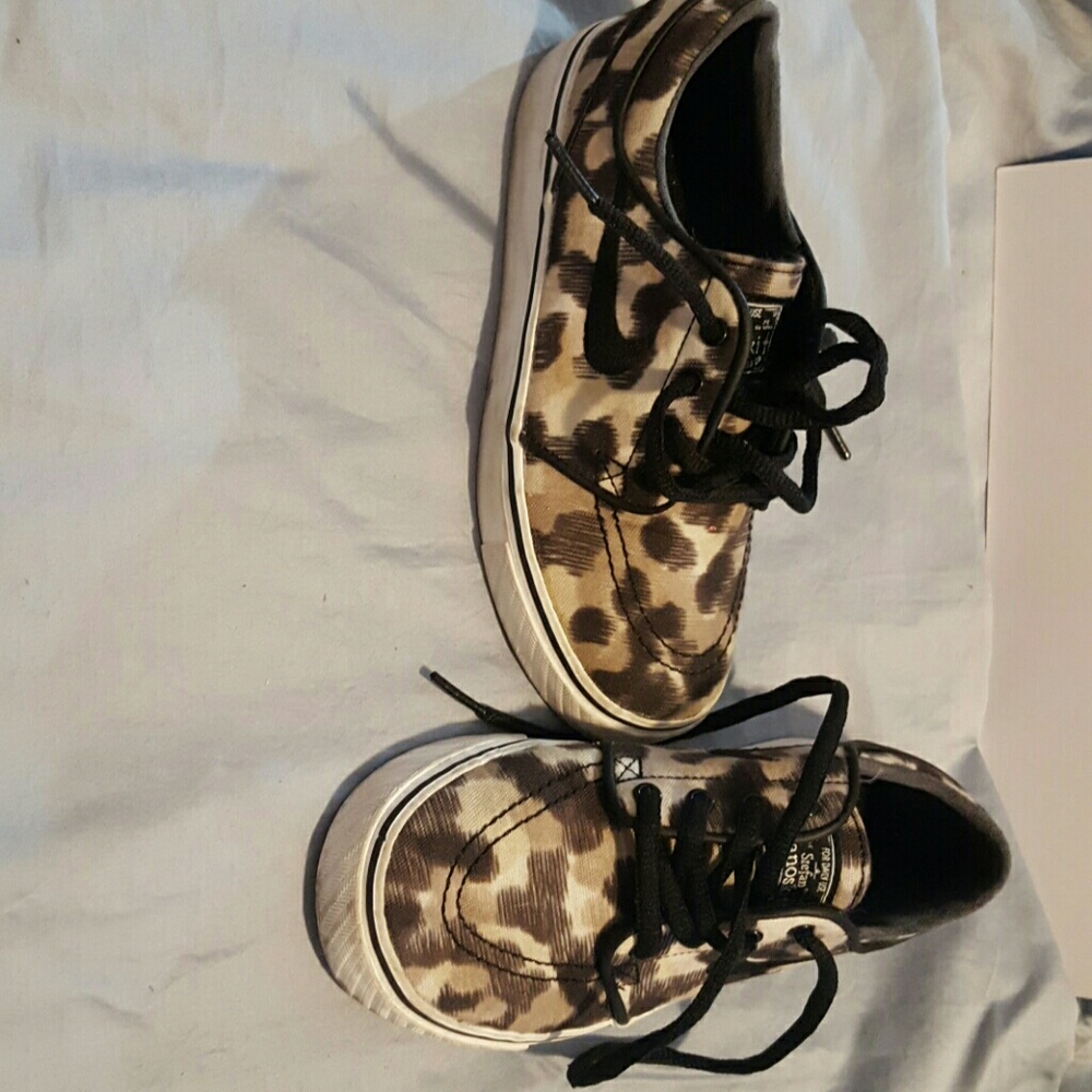 Nike skateboard sneakers