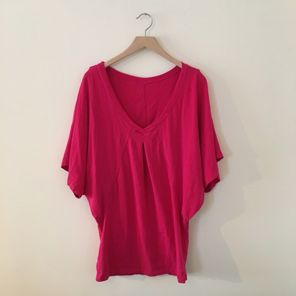 lululemon Freedom Batwing Tee - size 8
