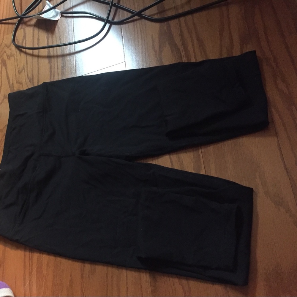 Final drop! VS M black workout leggings