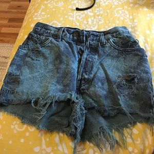 High waisted Levi shorts