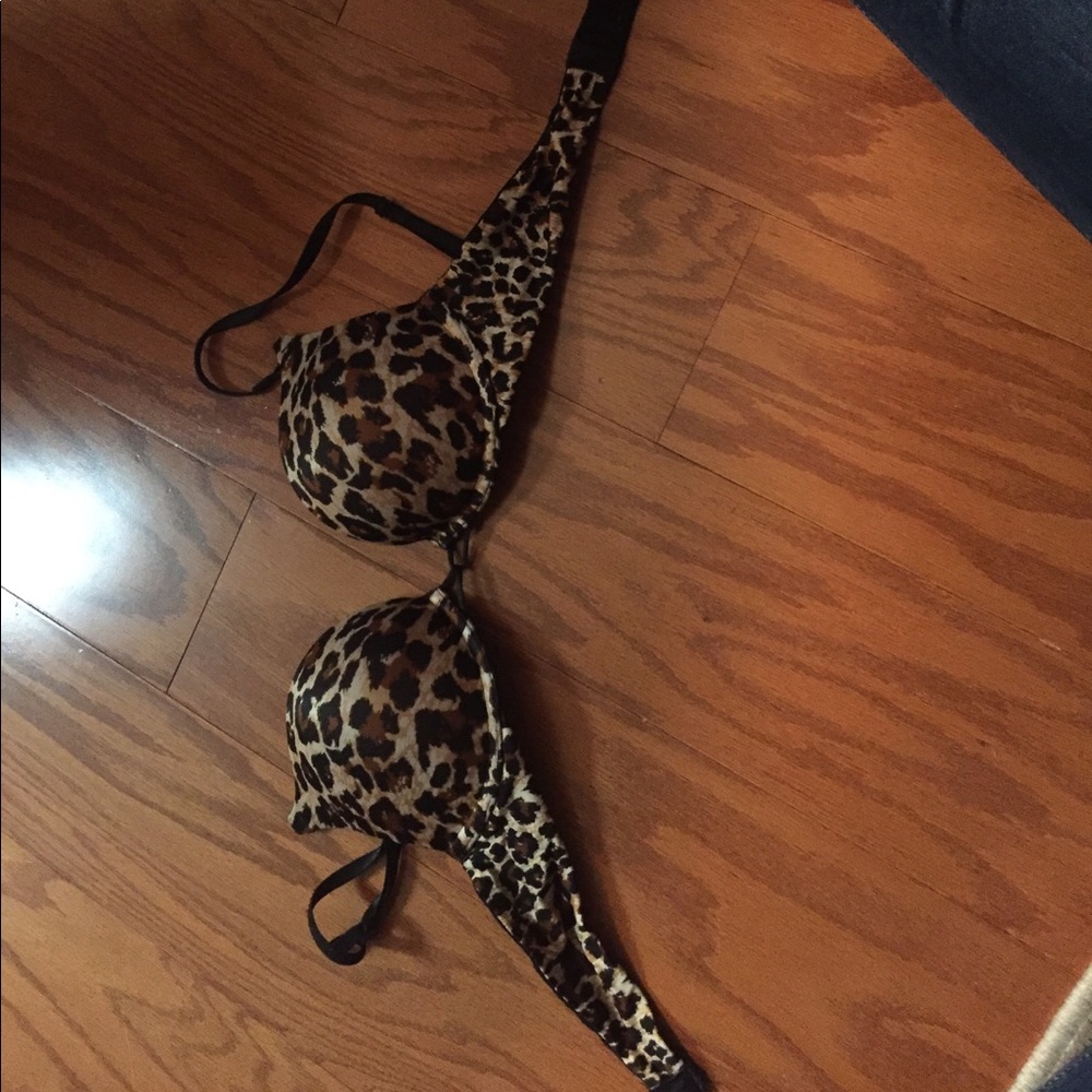 Leopard Victoria Secret's size 32A bombshell Bra