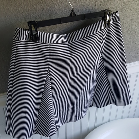 Michael Kors Skirt! - Picture 2 of 5