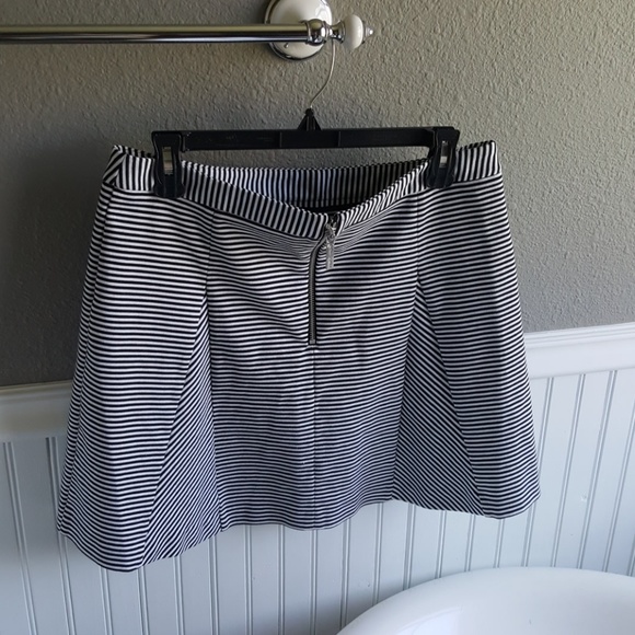 Michael Kors Skirt! - Picture 4 of 5