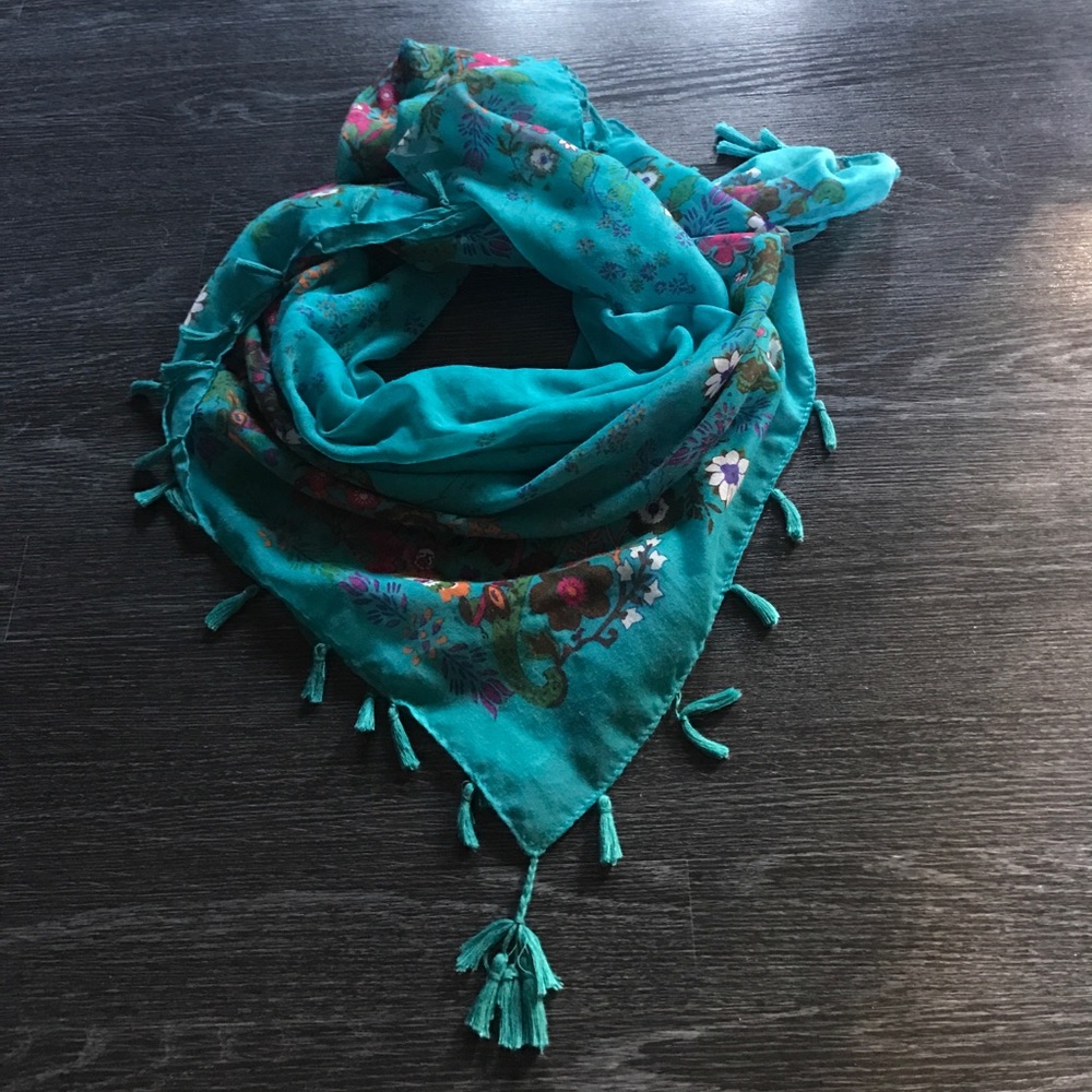 Scarf from pier imports