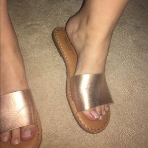 American Eagle Rose Gold Sandals