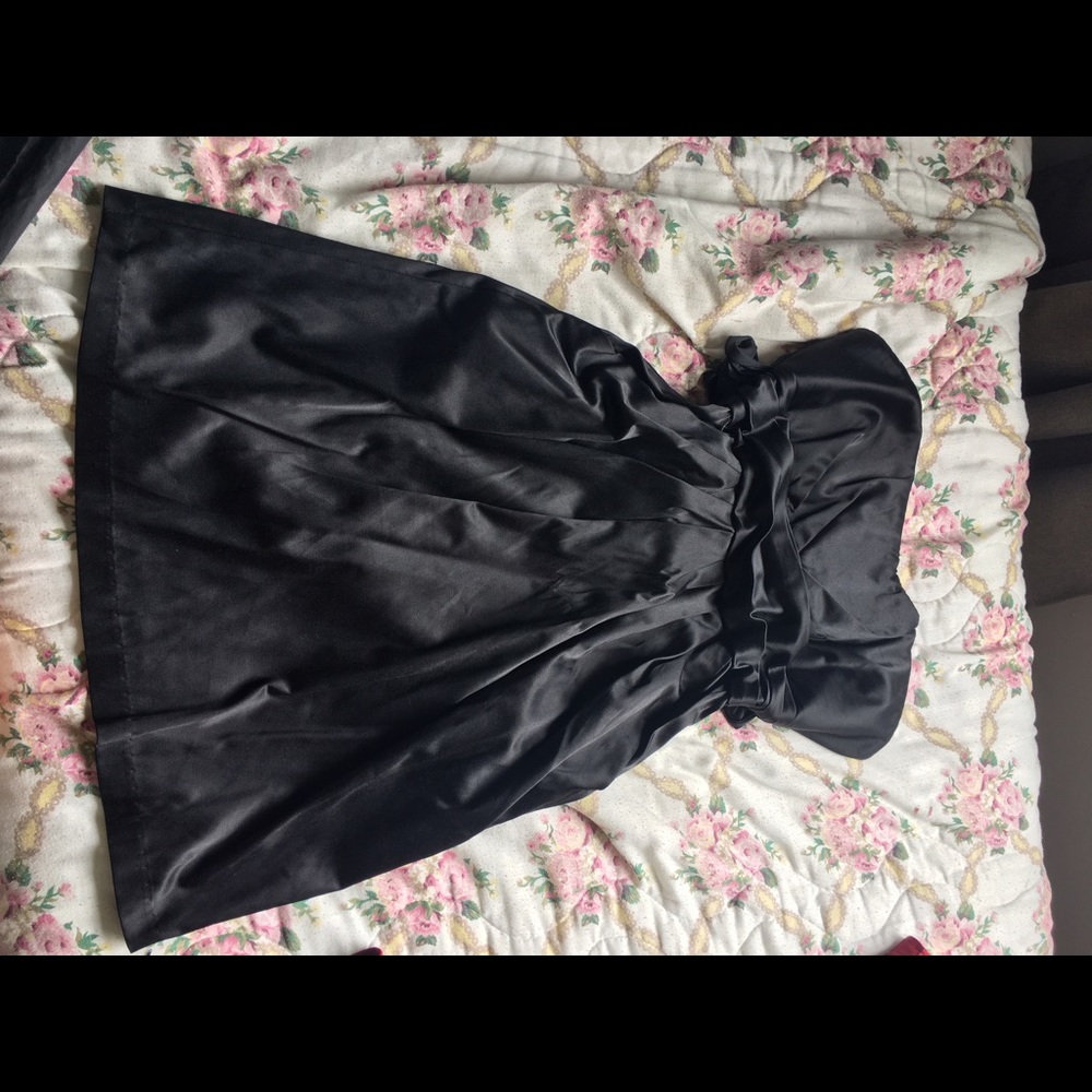 Black silk strapless dress👗