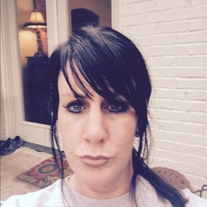 Meet your Posher, Hollye