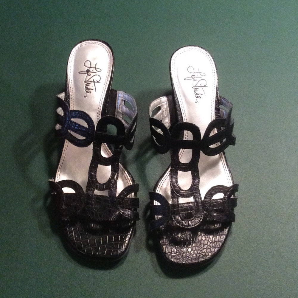 Lily Stride short heels