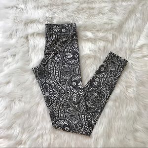 Black and white leggings