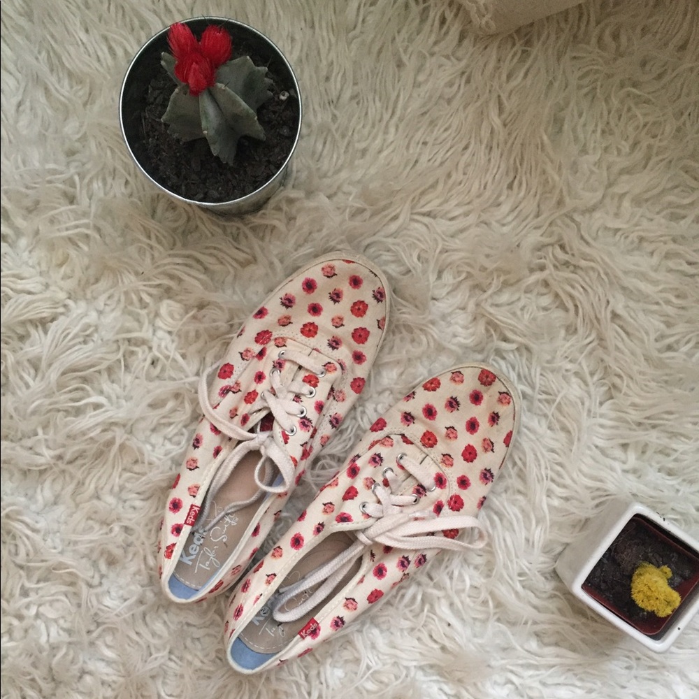 Taylor swift keds size 9