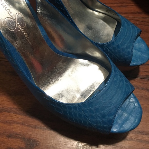 Jessica Simpson open toed high heels - Picture 2 of 3