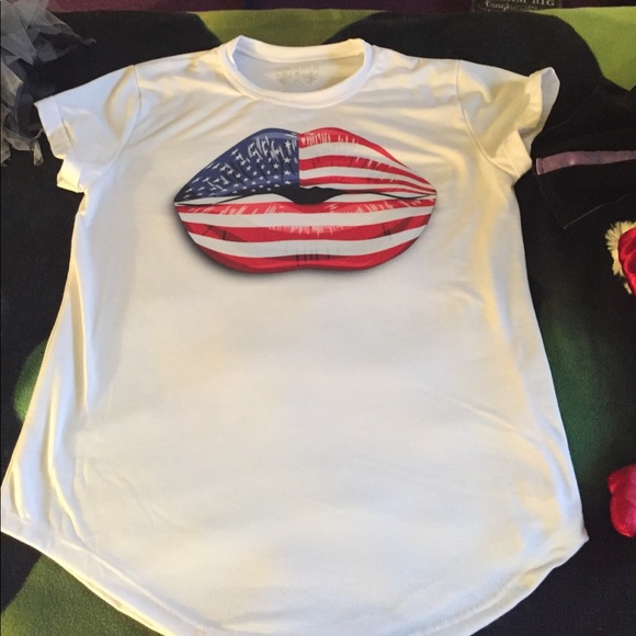 Tops - Brand new tee firm price
