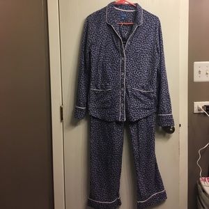 SimplyVera. Size small. Pajama set. Purple Hearts
