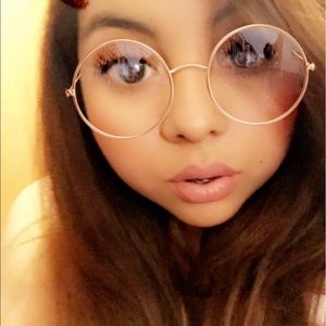 Meet your Posher, Lorena