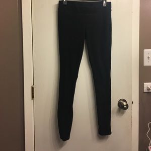 Liz lange maternity leggings. Black. Small.