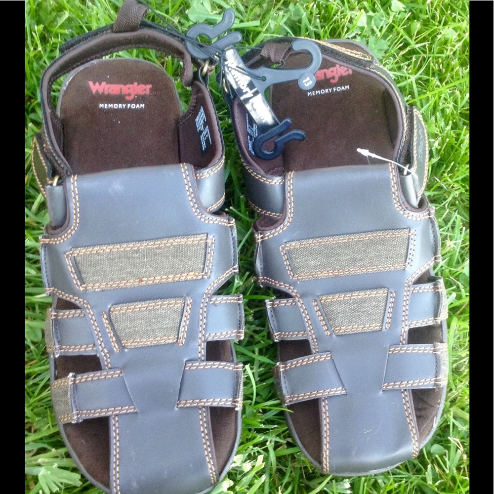 NWT Men's Sandals