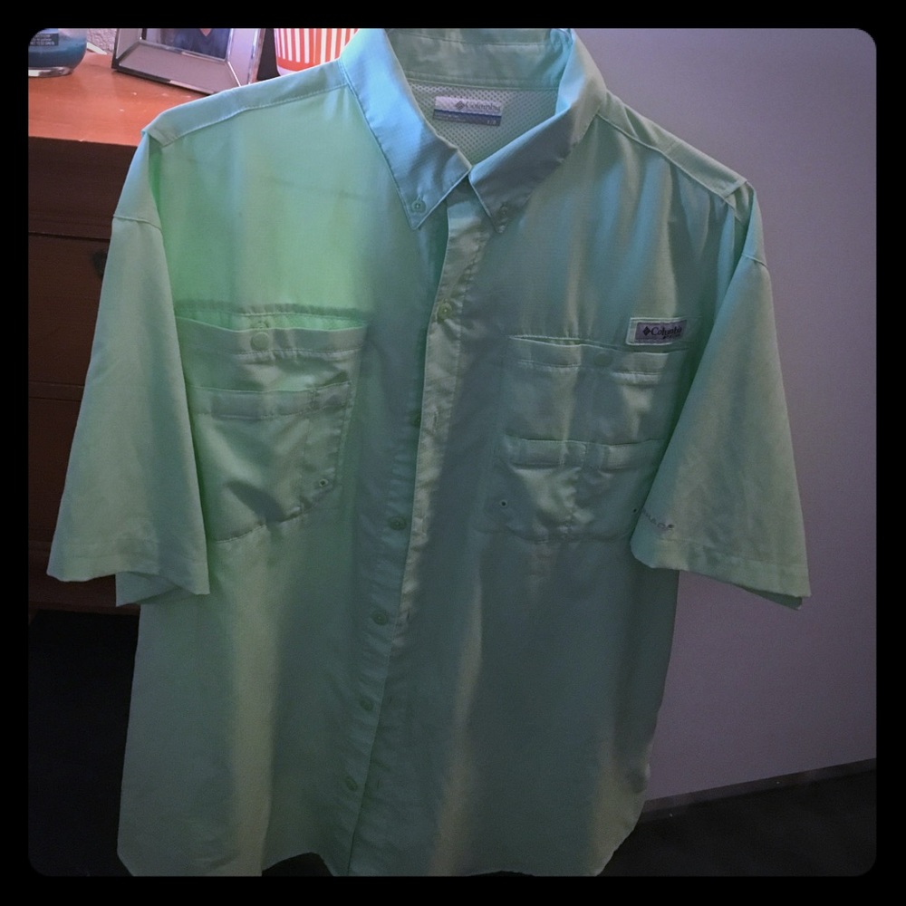 Columbia short sleeve fishing button down