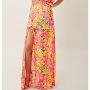 Maxi skirt with slit