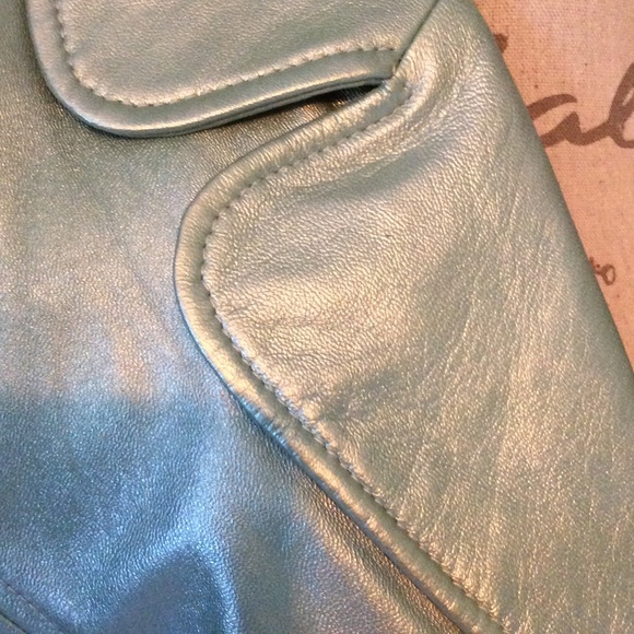 Leather jacket - Picture 2 of 6