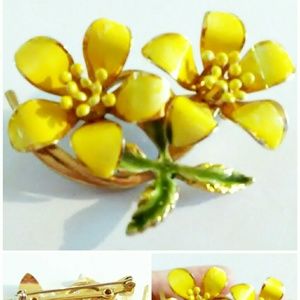 Vintage enamel flowers brooch
