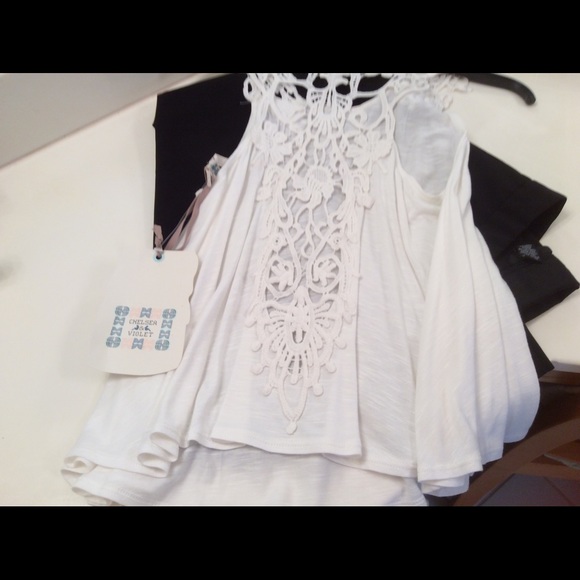Reduced Chelsea & Violet Top🔥🔥So Cute! - Picture 2 of 2