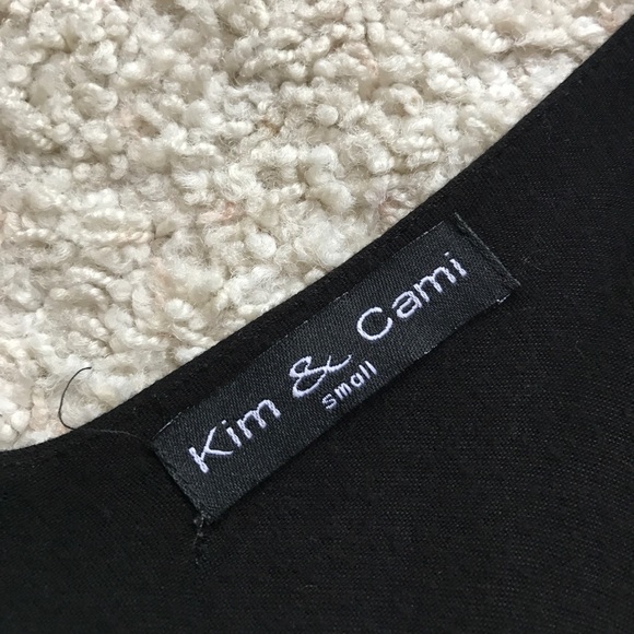 Kim & Cami // Small Black Flowy Tank - Picture 4 of 4