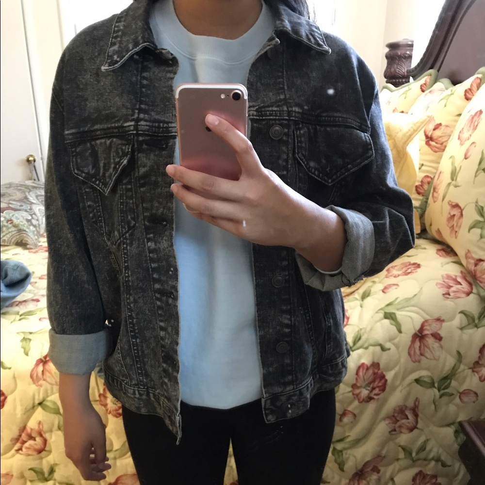 🚫SOLD ON DEPOP🚫 Washed black denim jacket - Picture 2 of 3