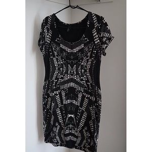 Geometric patterned bodycon dress
