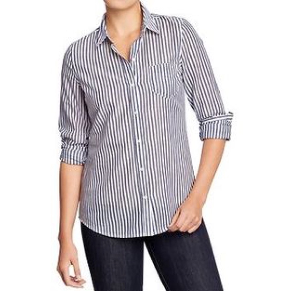 Old Navy grey and white button up shirt 👚 small
