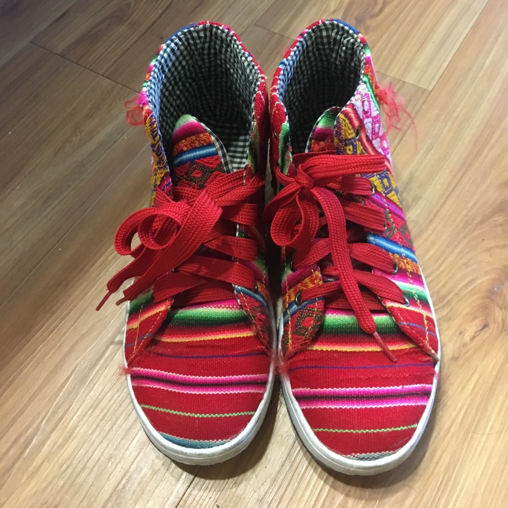 Woven multicolor shoes