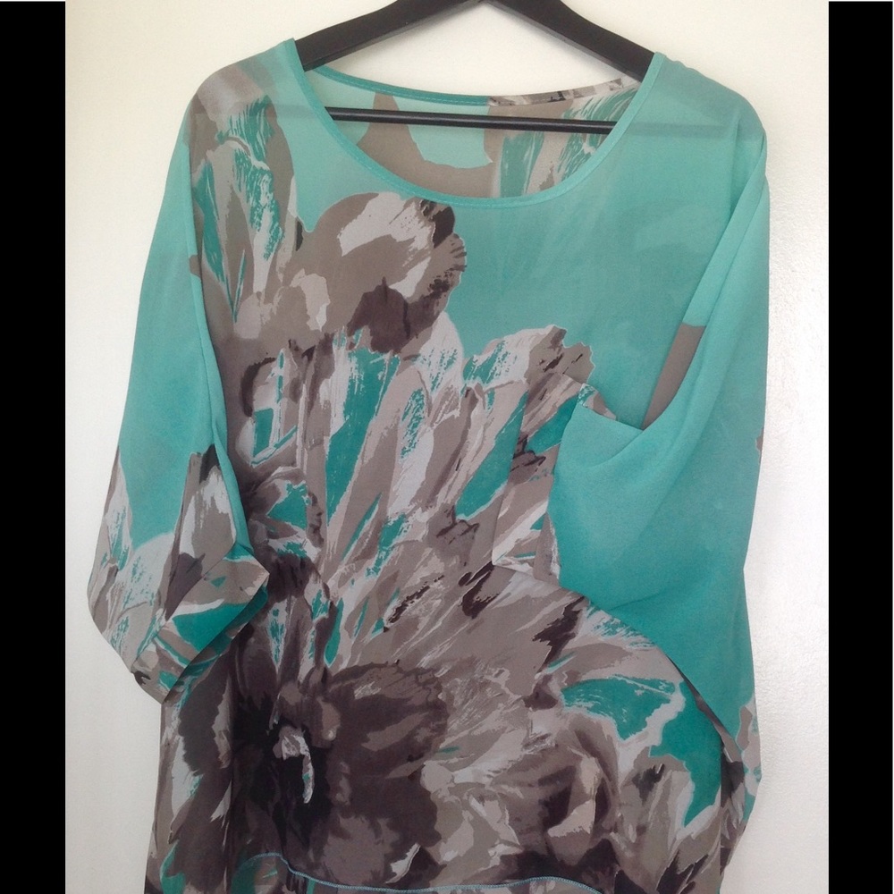 Woman's loose top