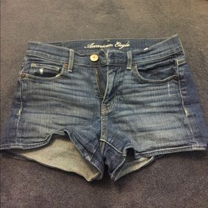 low rise american eagle light wash shorts