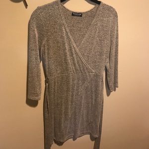 Small dress with belt