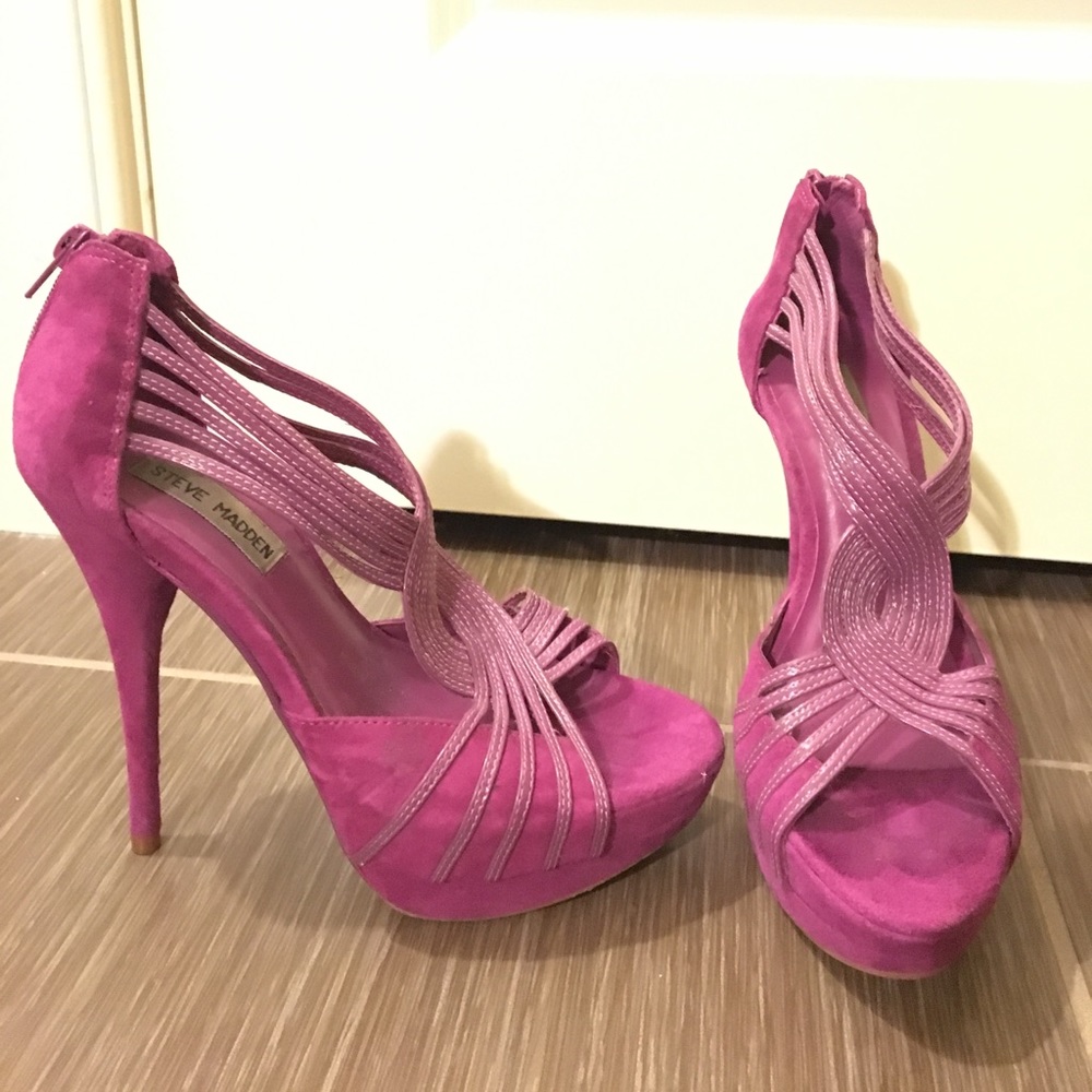 Steve Madden fuschia velvet heels