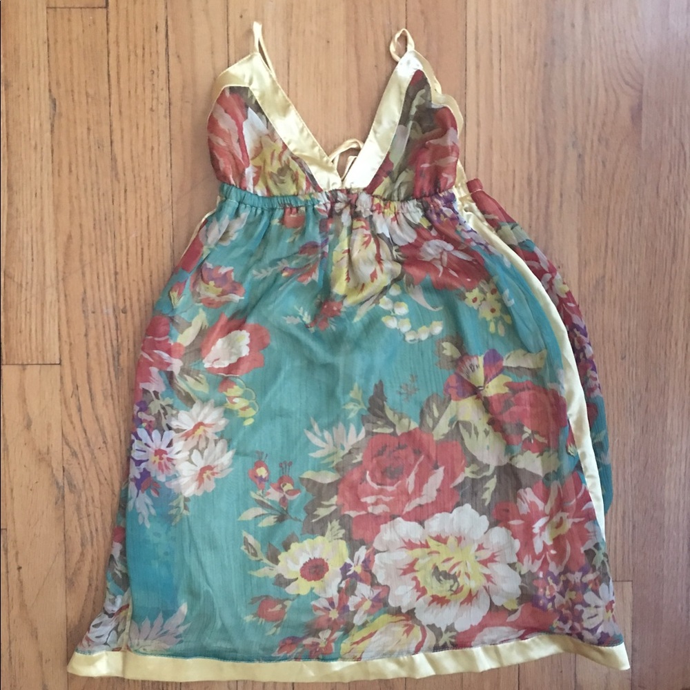 A mini dress.  Size small.