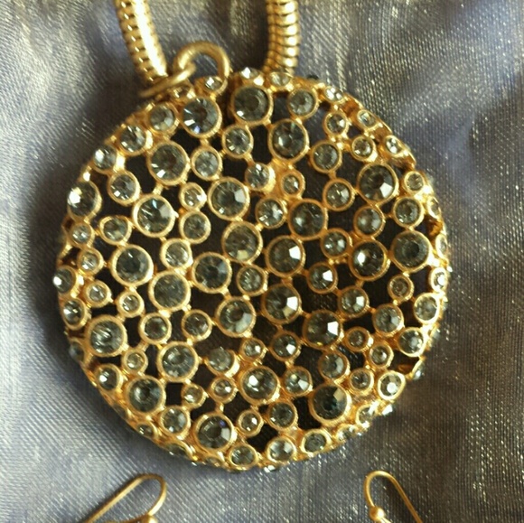 Chico's Bling Set-Gray Pendant Necklace & Earring! - Picture 3 of 4