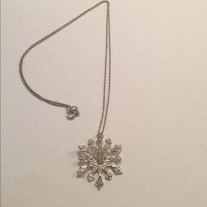 Snowflake necklace, silver